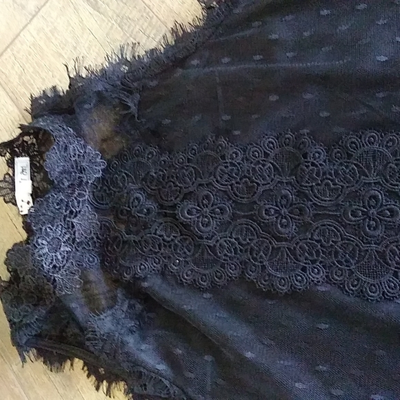 Cropped Lace Top Size L - Picture 9 of 9